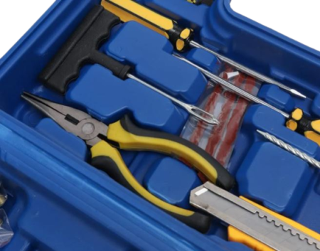 Компрессор МАЯКАВТО™ АС 575ма в кейсе с набором инструментов